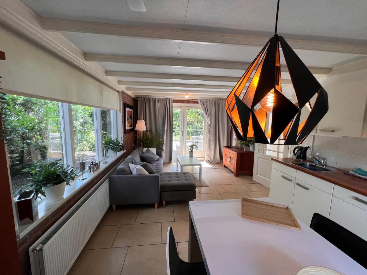 Apartamento Free Standing Vacation House Garden, Private Jacuzzi, Veluwe Woods Voorthuizen Exterior foto